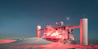 Picture of the IceCube laboratory at night