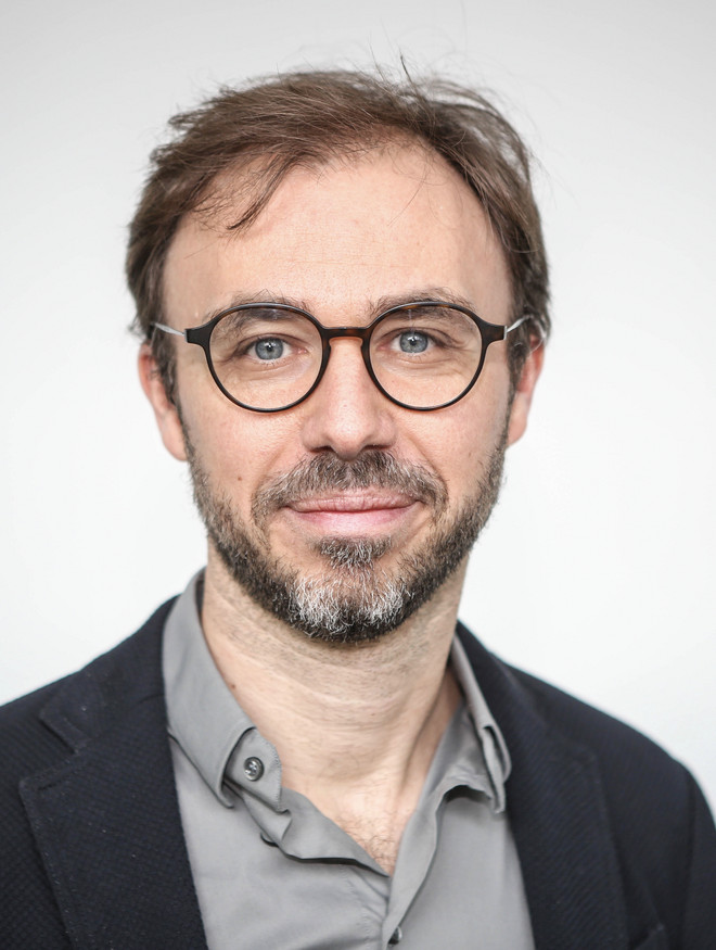 Portraitfoto von Prof. Dr. Mirko Cinchetti