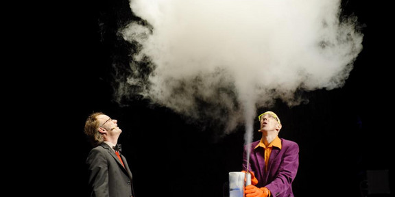 Die Physikanten Bild der Physikanten bei einem Experiment