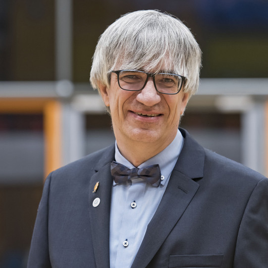 Prof. Dr. Metin Tolan