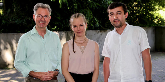 Portrait von Prof. Götz S. Uhrig, Katrin Bolsmann und Dr. Asliddin Khudoyberdie
