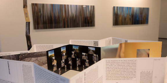 Ausstellung „2ˣ – Physik und Kunst zwischen Zeit und Raum“